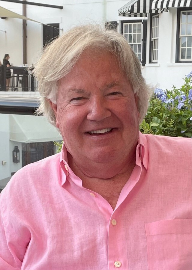 A headshot of Tom Oshields.